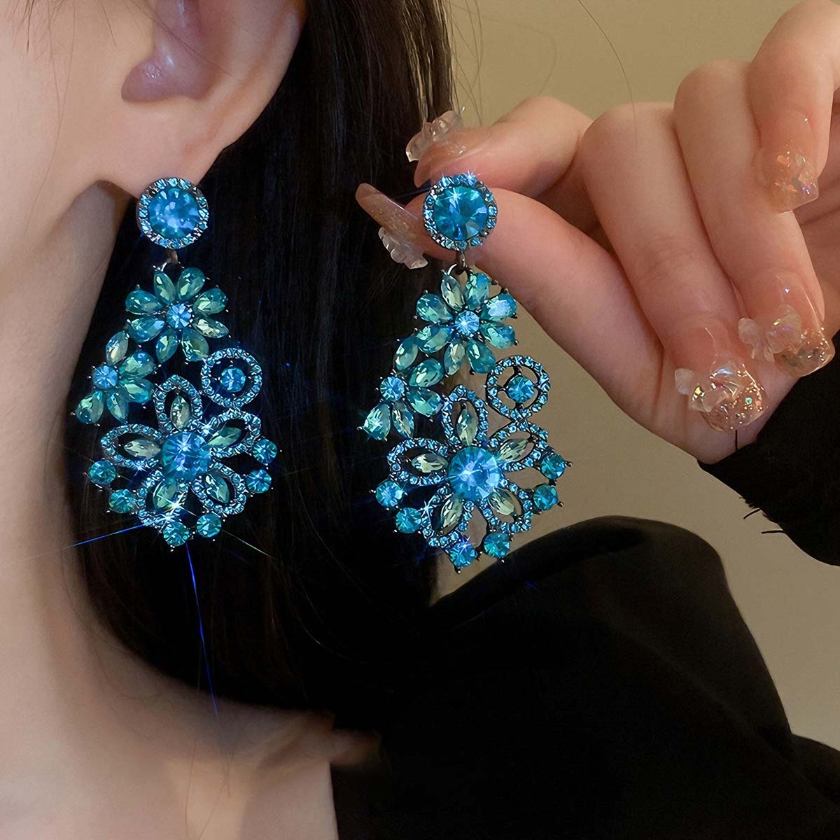 Pendientes de flores con diamantes incrustados y aguja de plata, diseño exagerado y retro, pendientes de lujo y moda, accesorios de estilo elegante.