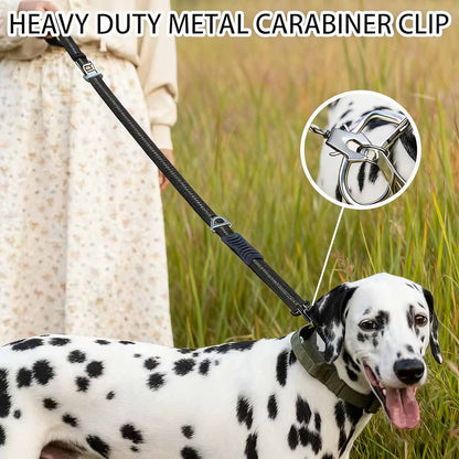 Vodítko pro střední a velké psy do auta, proti vytržení, odolné proti nárazům, s plynulým vysouváním a tlumením, pohodlné pro psa.
