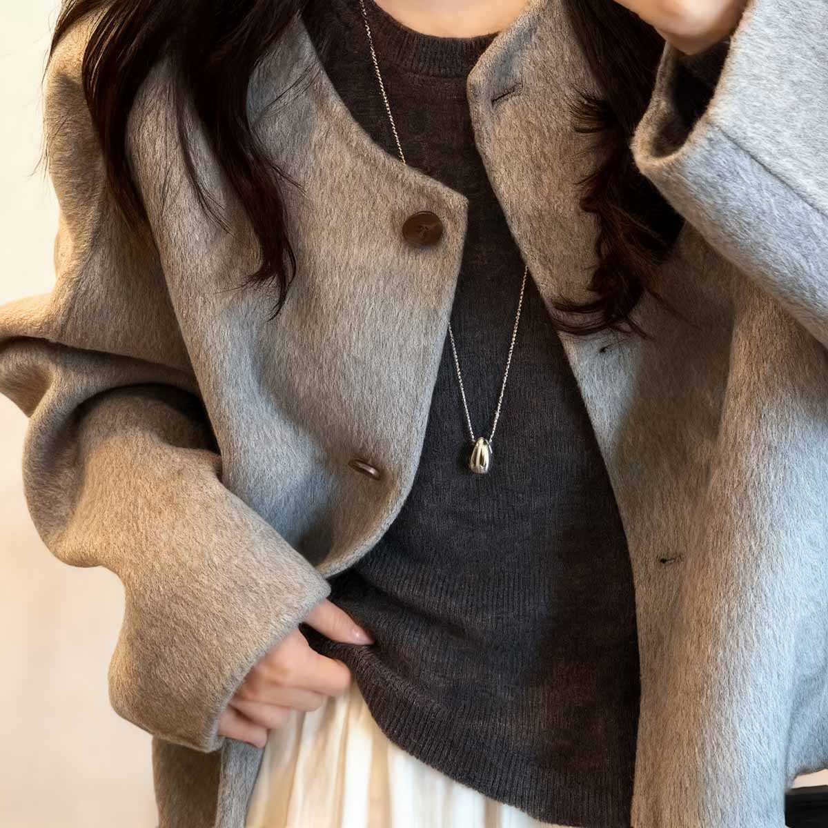 Collar de colgante en forma de gota de agua de estilo minimalista para mujer, largo para otoño e invierno, cadena para sudadera y suéter, accesorio casual y versátil de lujo sencillo con un toque elegante.