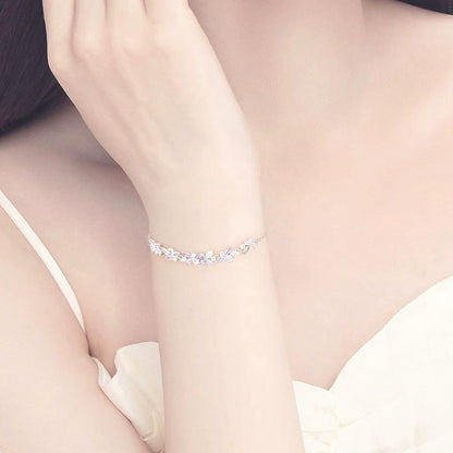 **Pulsera femenina con diseño de glicinia y sonrisa – Estilo moderno de lujo ligero, brazalete de moda, minimalista y con encanto, tendencia en redes**