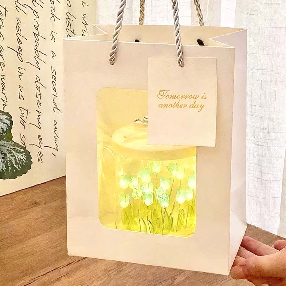 Nueva lámpara nocturna creativa en forma de tulipán, kit de materiales DIY hecho a mano, caja tipo pastel, lámpara ambiental con efecto de “mar de flores”, de aspecto romántico y elegante.